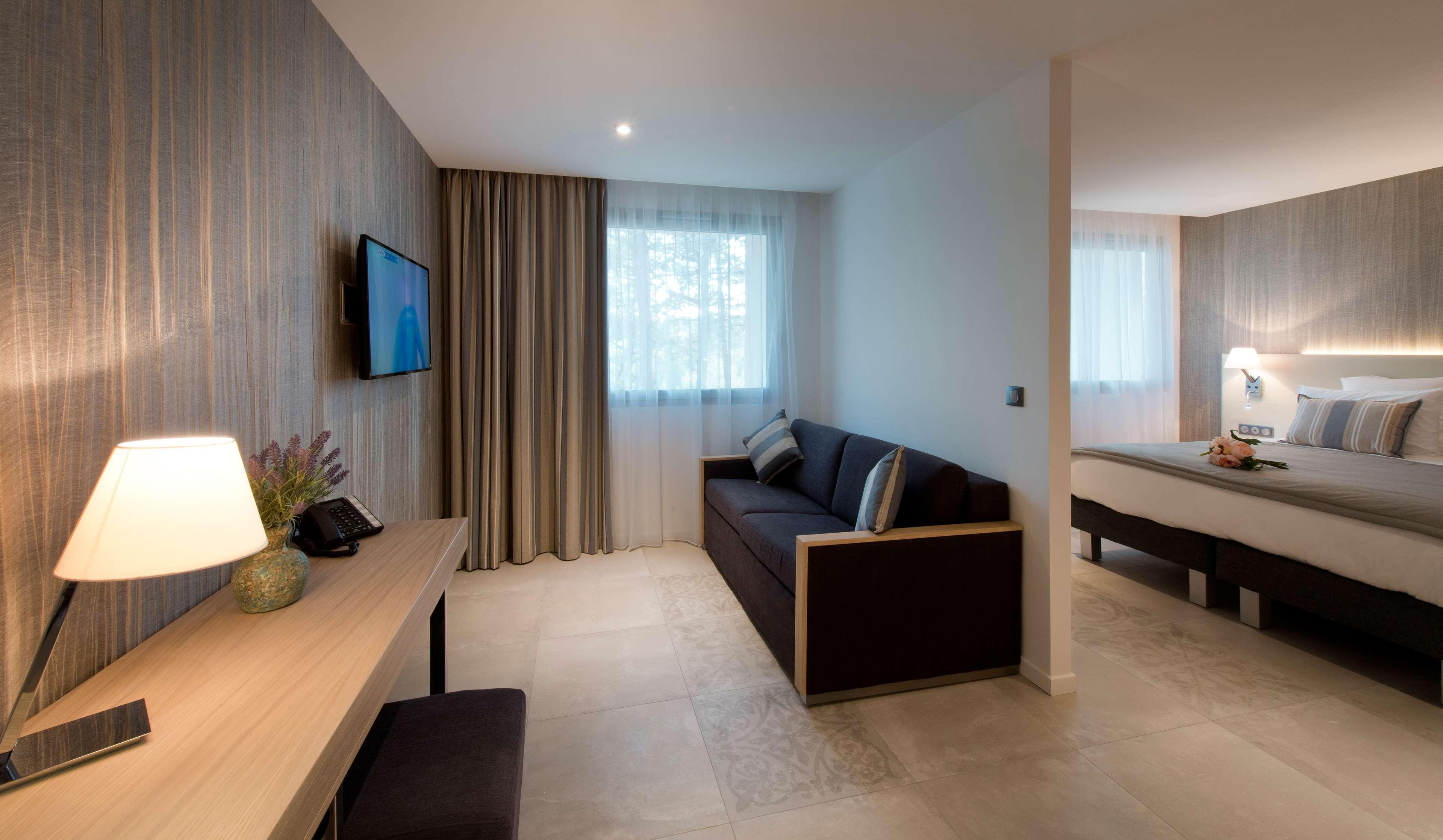 Golden Tulip Sophia Antipolis - Hotel & Spa Valbonne Extérieur photo